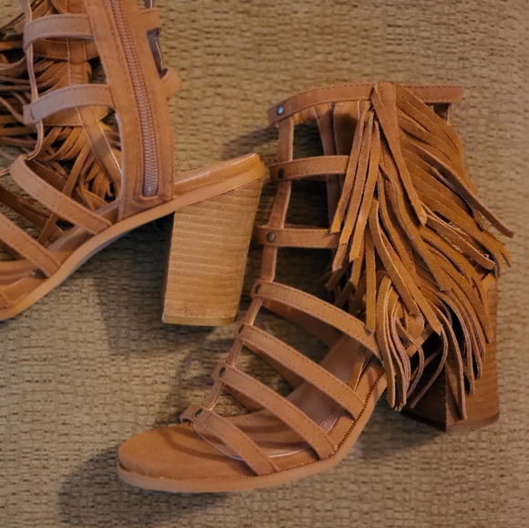 BOHEMIAN FRINGE SANDAL 8 - Picture 1 of 5